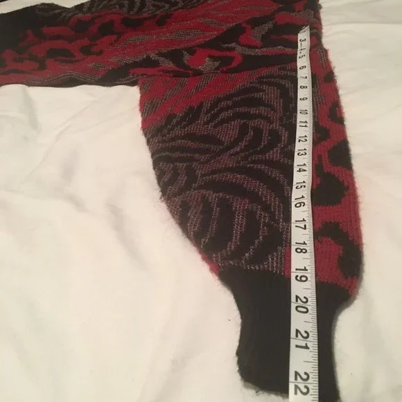 Vintage maroon & black jungle cat sweater mens S/M womens L silver threaded - Picture 5 of 6